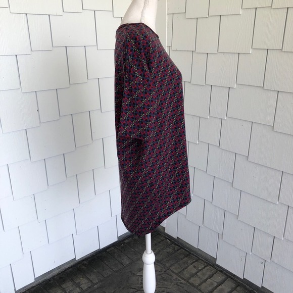 LulaRoe Women's Maroon/Navy Floral Hi-Low Hem Half Sleeve Irma Tunic Top Sz XS - Picture 3 of 7